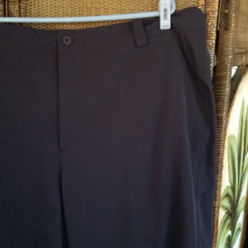 EUC! Mens Under Armour shorts - Picture 2 of 8